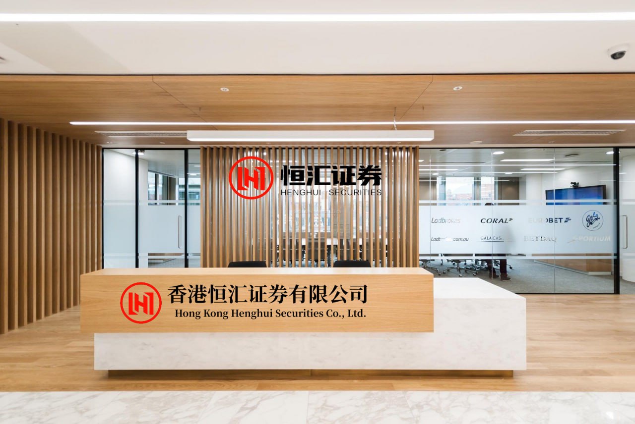 大牛时代配资 亲切橘子ox：炒股不用复杂，这套“超级简单选股法”帮你把策略化繁为简：月线MACD金叉锁定潜力股，日线20日均线作为操盘指南针，再配合清晰的分批止盈与严格止损规则，让每一步操作都有章可循，在控制...